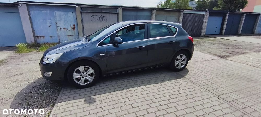 Opel Astra 1.7 CDTI DPF Design Edition - 4