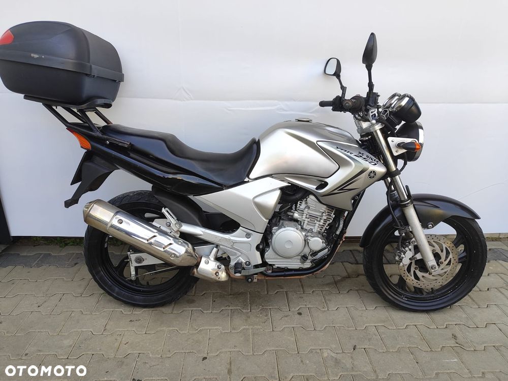Yamaha YBR - 4