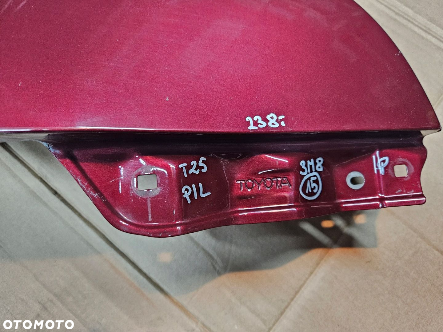 TOYOTA AVENSIS T25 03-06 BŁOTNIK PRAWY 3M8 - 4