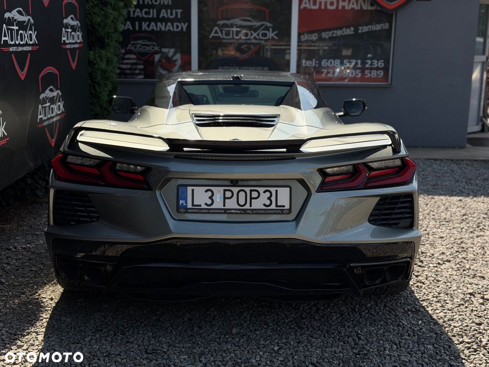 Chevrolet Corvette - 12