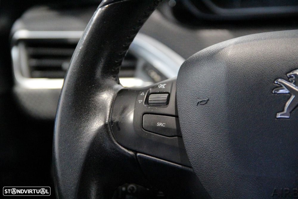 Peugeot 208 1.2 PureTech Style - 10