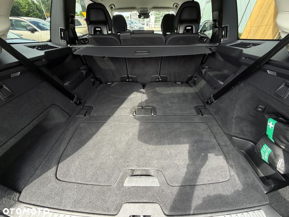 Volvo XC 90 T8 AWD Plug-In Hybrid Plus Dark 7os - 12