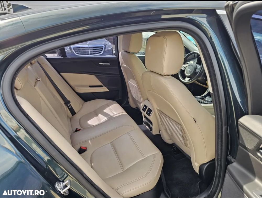 Jaguar XE 2.0 Prestige - 15