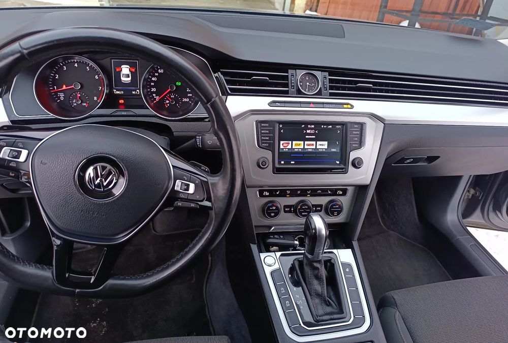 Volkswagen Passat 1.8 TSI BMT Comfortline DSG - 5