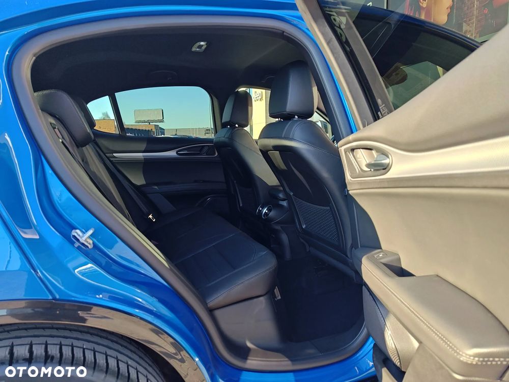 Alfa Romeo Stelvio 2.0 Turbo Veloce Q4 - 12