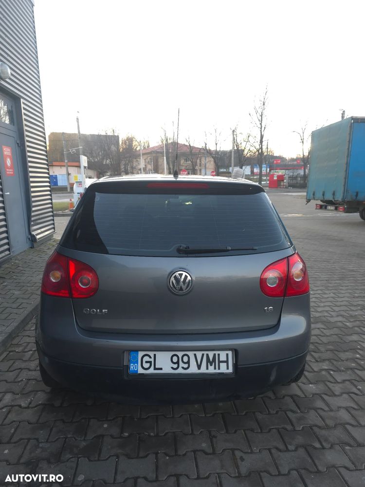 Volkswagen Golf - 5