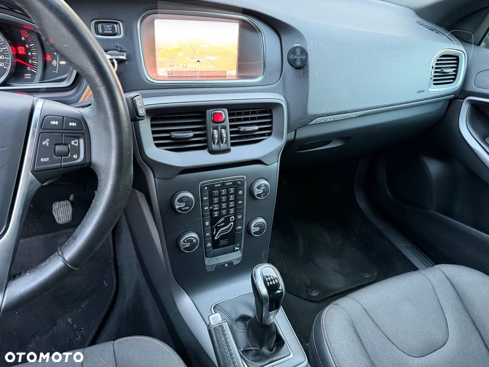 Volvo V40 T3 - 16