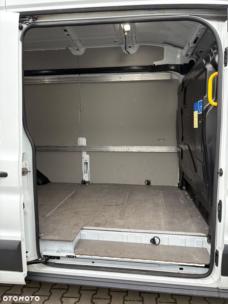 Ford Transit - 26