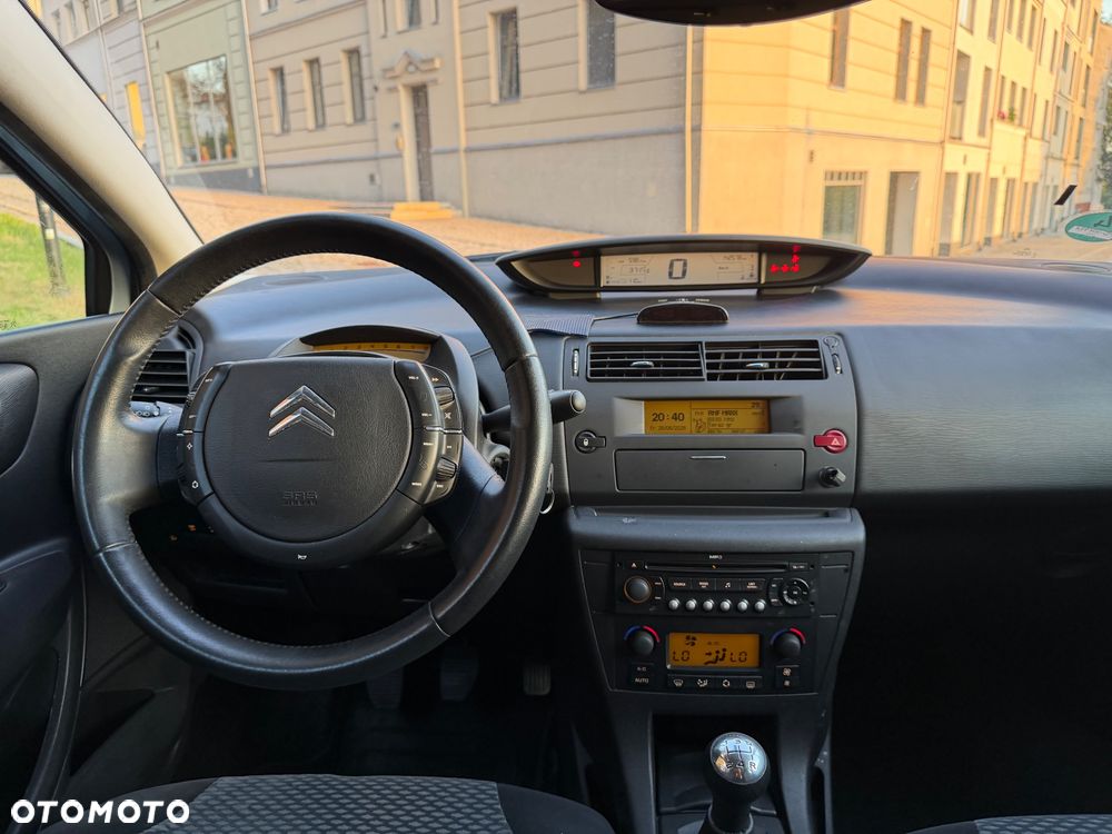 Citroën C4 1.6 16V Confort - 25