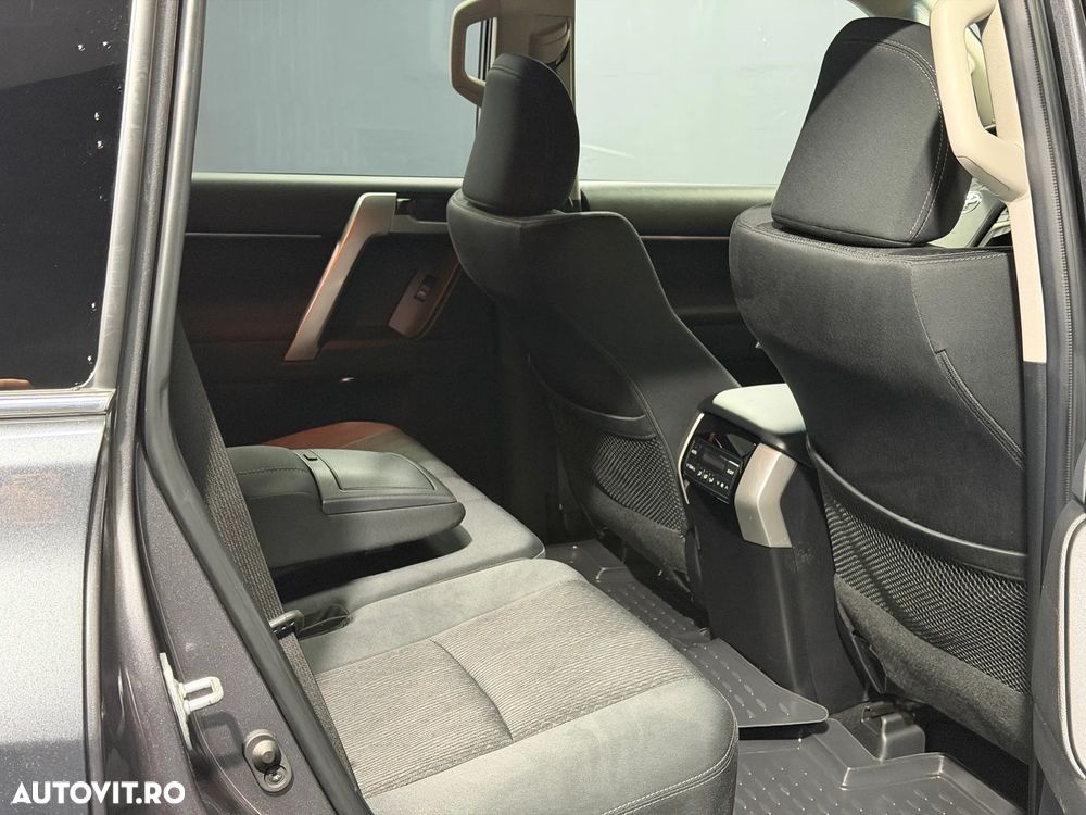 Toyota Land Cruiser 2.8l D-4D 204 CP A/T 7 locuri Executive - 15