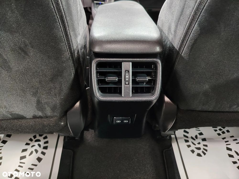 Lexus UX 250h Elegance 2WD - 25