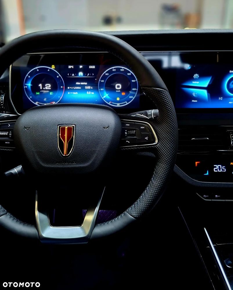 Hongqi HS5 2.0T AWD - 17