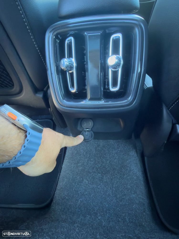 Volvo XC 40 1.5 T3 Momentum Plus - 30
