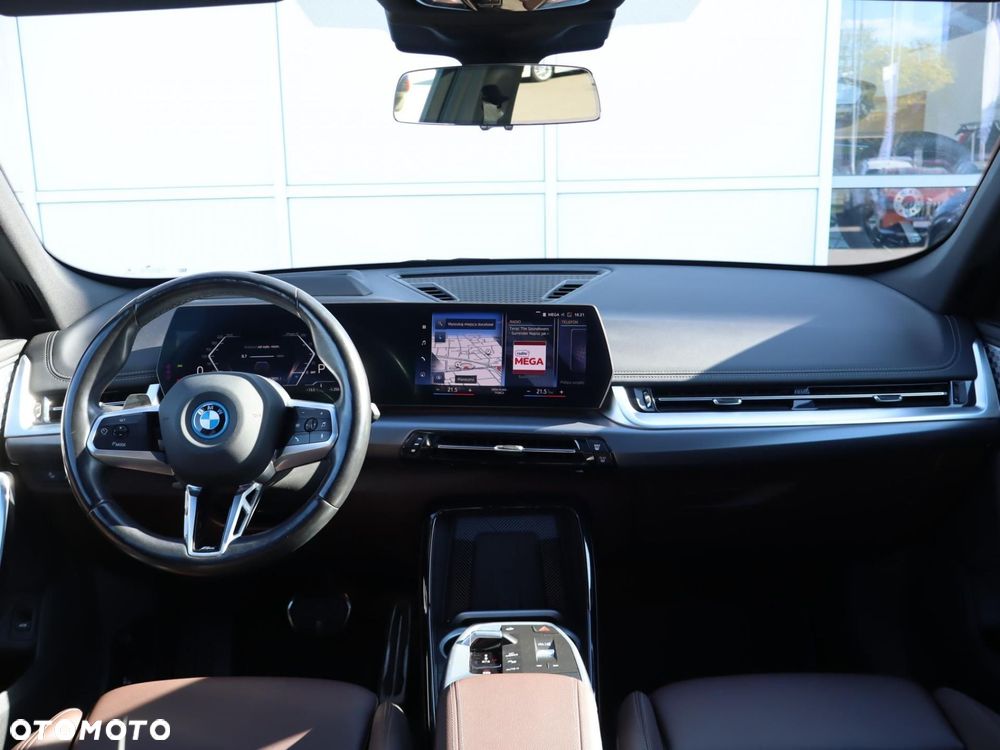 BMW iX1 xDrive30 66.5kWh M Sport - 6