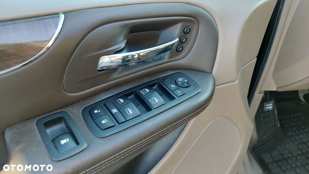 Lancia Voyager 3.6 Platinum - 8