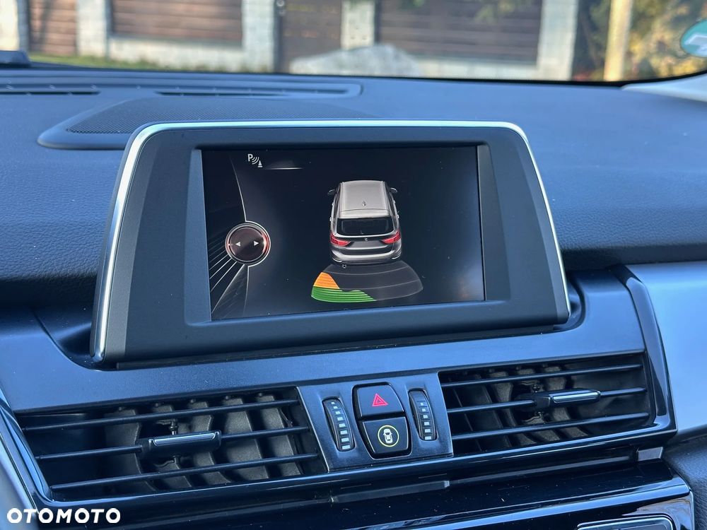 BMW Seria 2 218d - 19