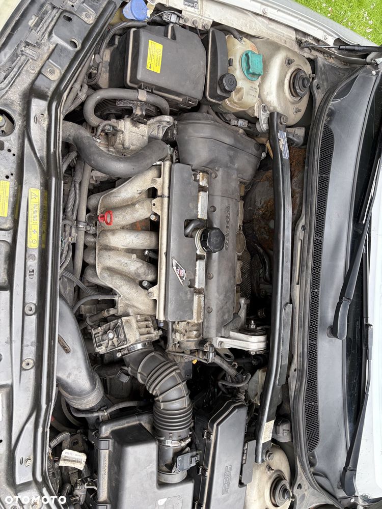 Volvo V70 2.4 Momentum - 25