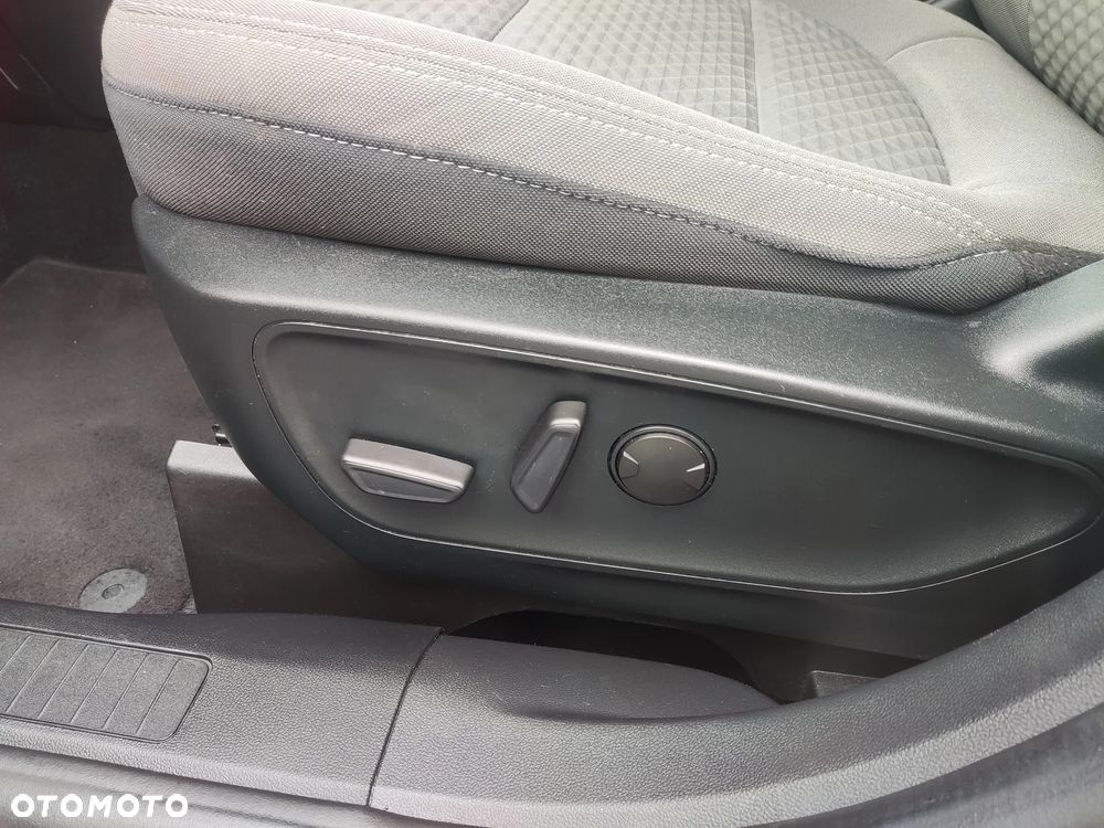 Ford Kuga - 17