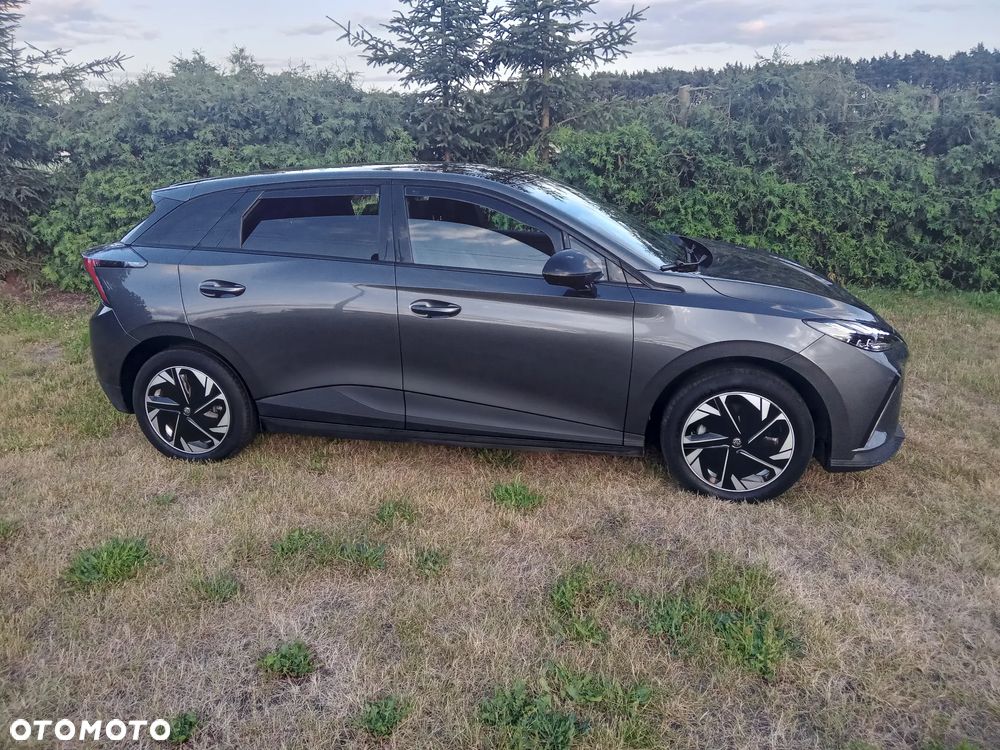 MG 4 Luxury 64 kWh - 2