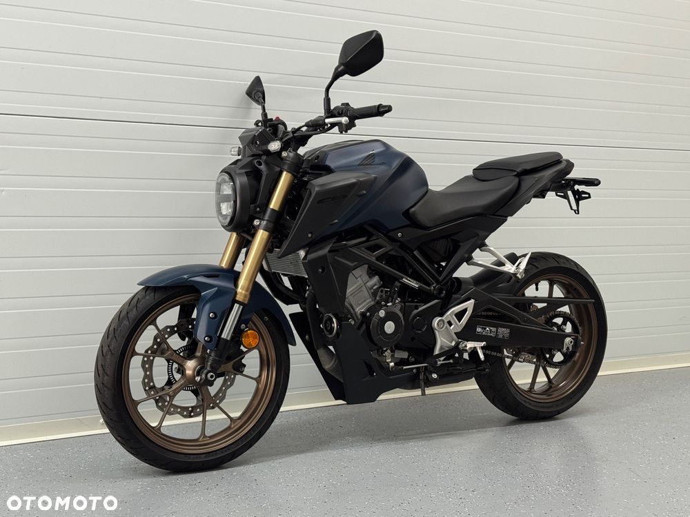 Honda CB - 16