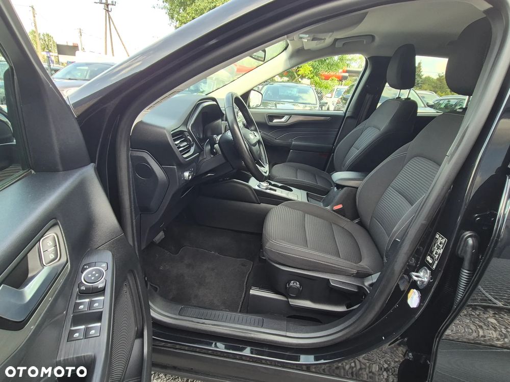 Ford Kuga - 24