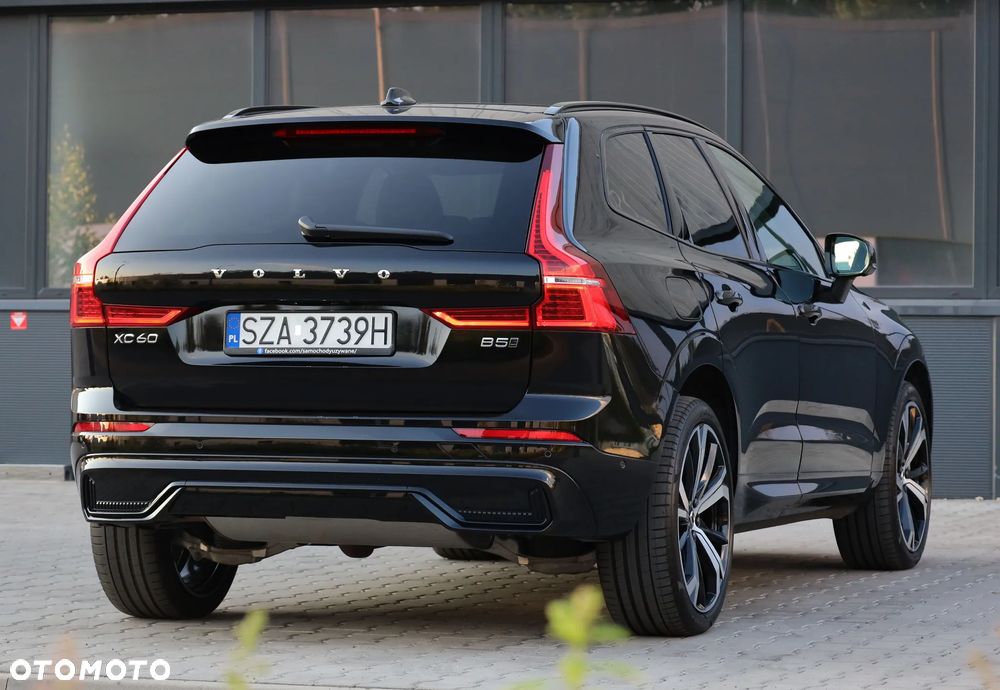 Volvo XC 60 B5 B AWD Plus Dark - 41