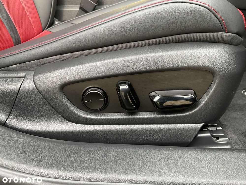 Lexus ES 300h F Sport Edition - 13