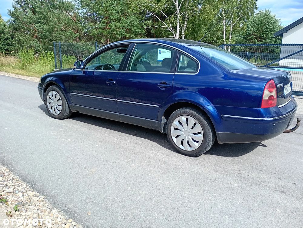 Volkswagen Passat 1.9 TDI Highline - 9