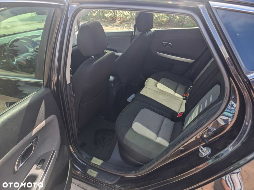 Kia Ceed - 8