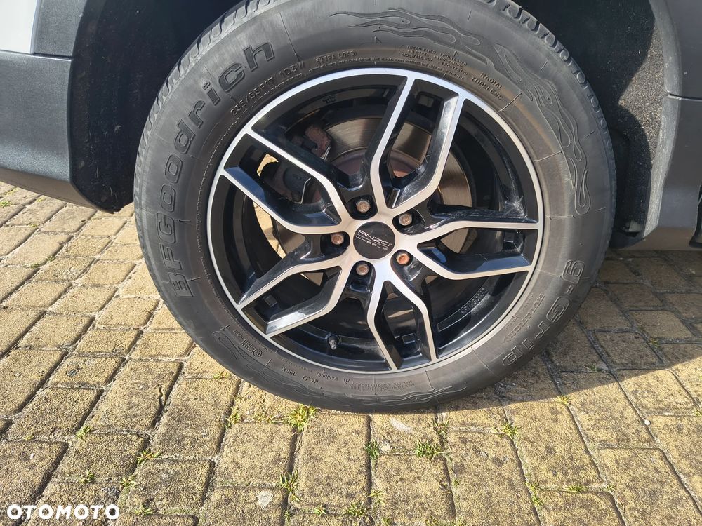 Ford Kuga - 19