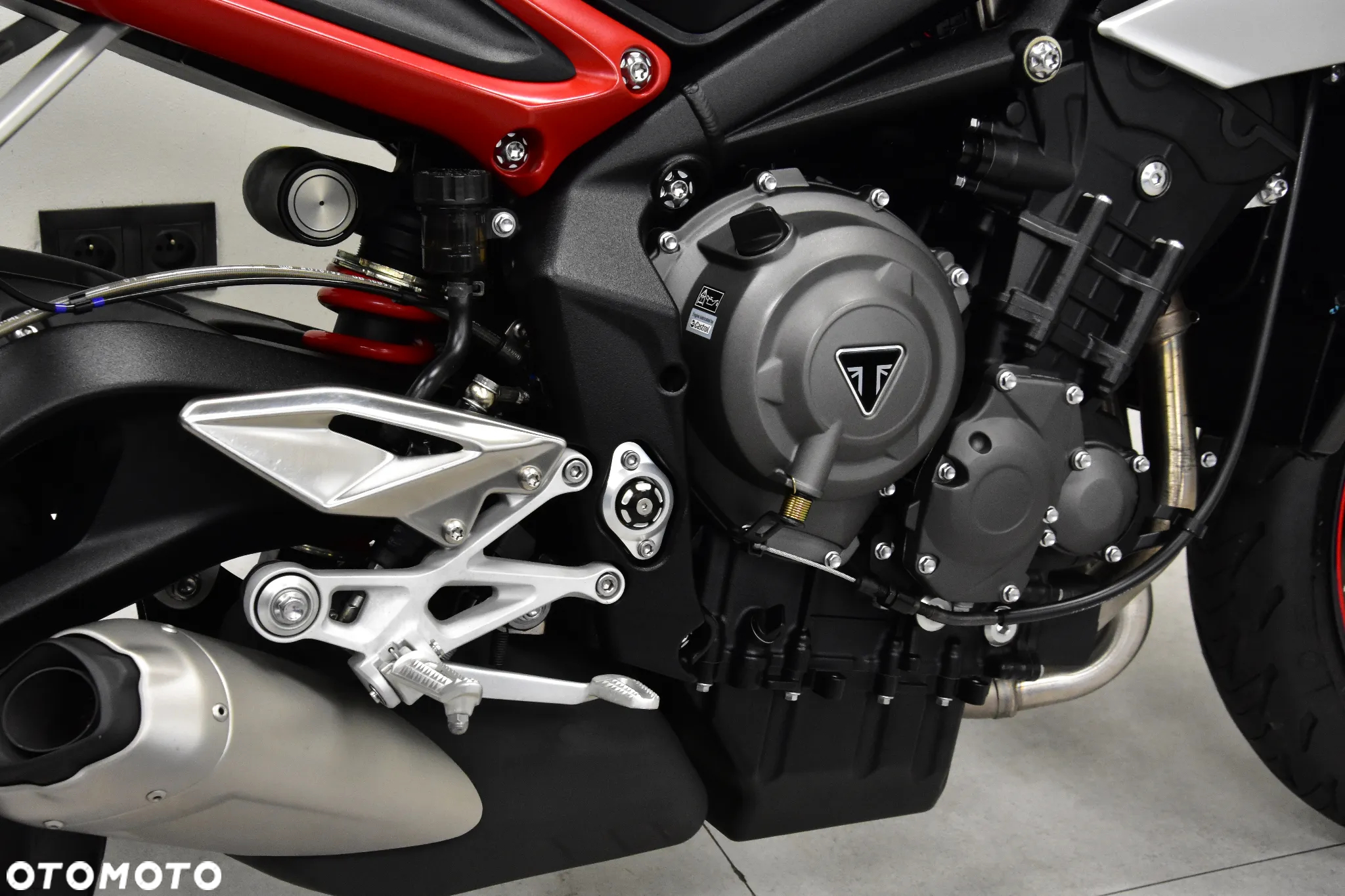 Triumph Street Triple - 29