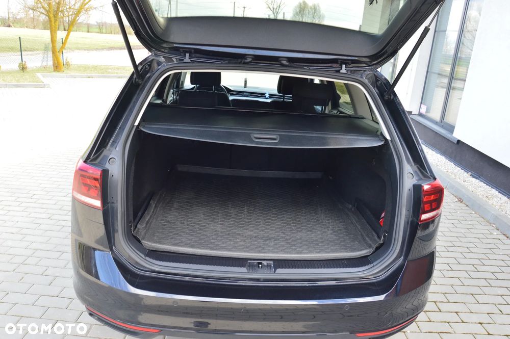 Volkswagen Passat - 24