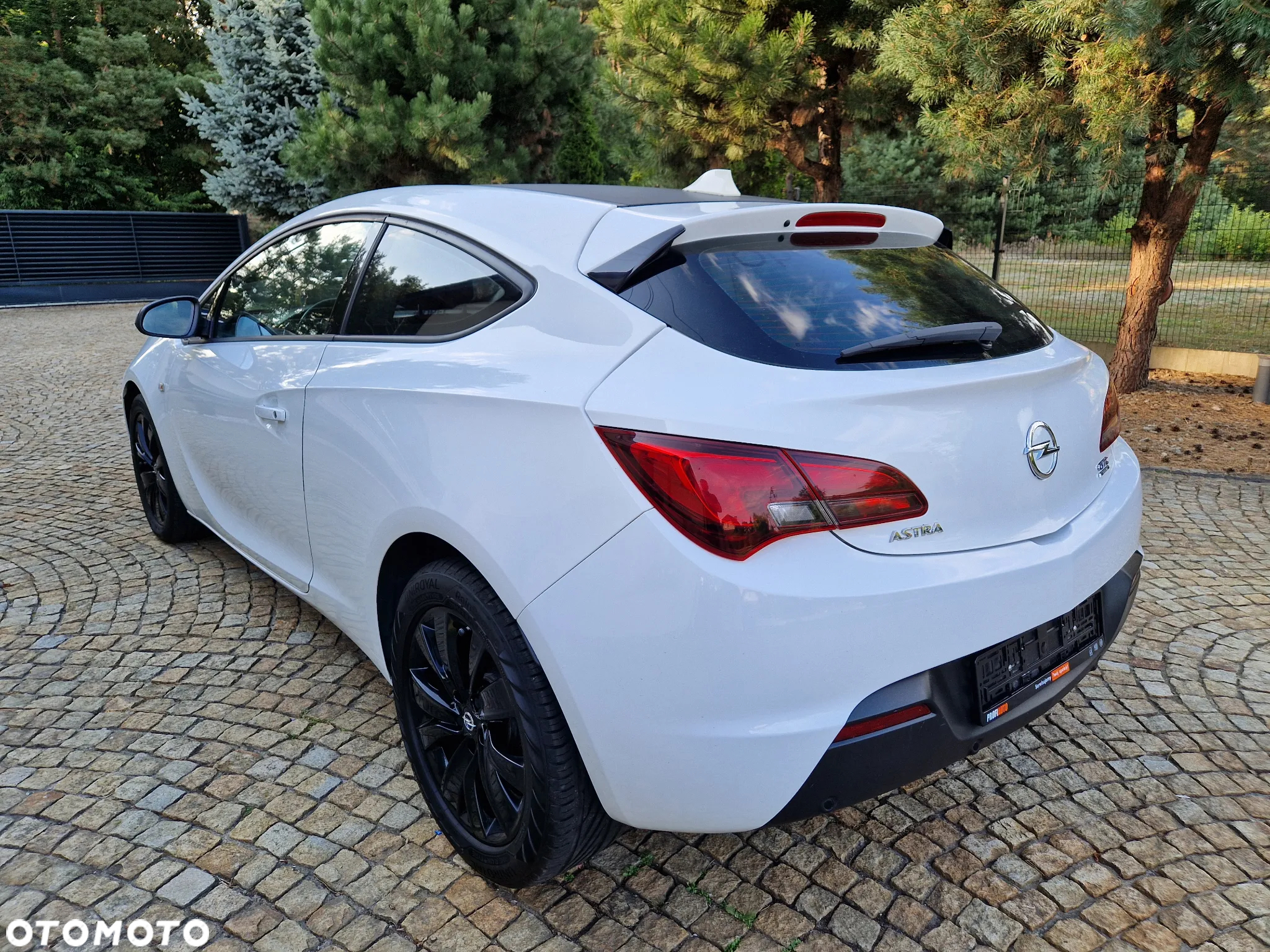 Opel Astra GTC 1.6 D (CDTi) DPF (ecoFLEX) Start/Stop - 12