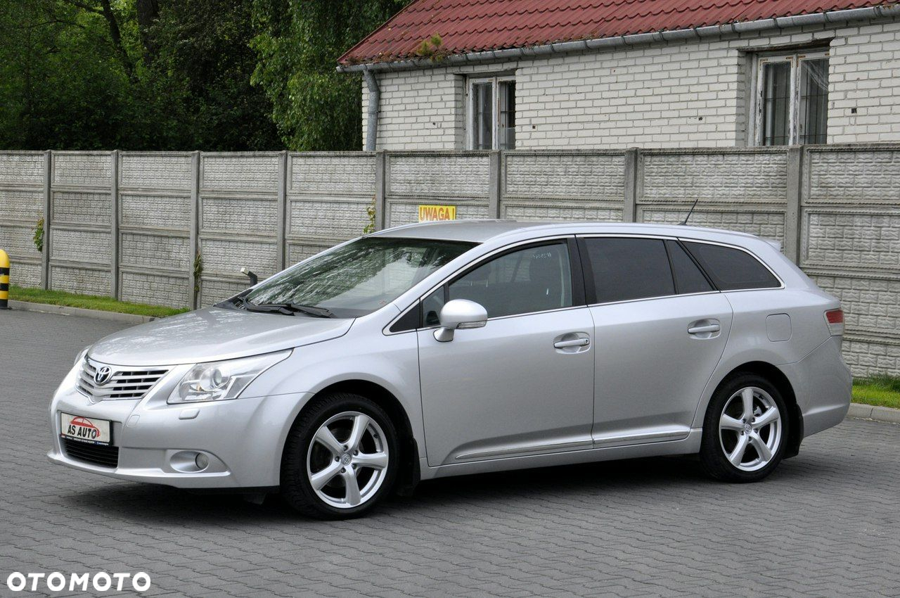 Toyota Avensis Combi 1.6 Sol - 21