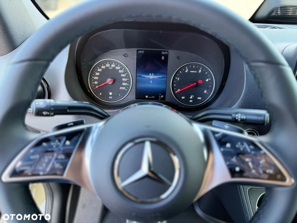 Mercedes-Benz Sprinter - 32