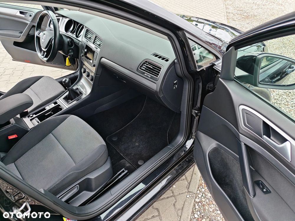 Volkswagen Golf 1.2 TSI BMT Comfortline - 19
