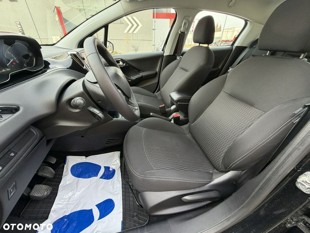 Peugeot 208 BlueHDi 100 Active - 19