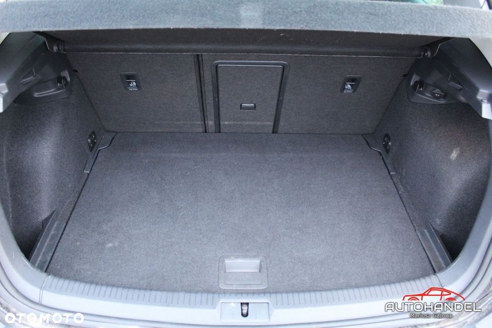 Volkswagen Golf - 19