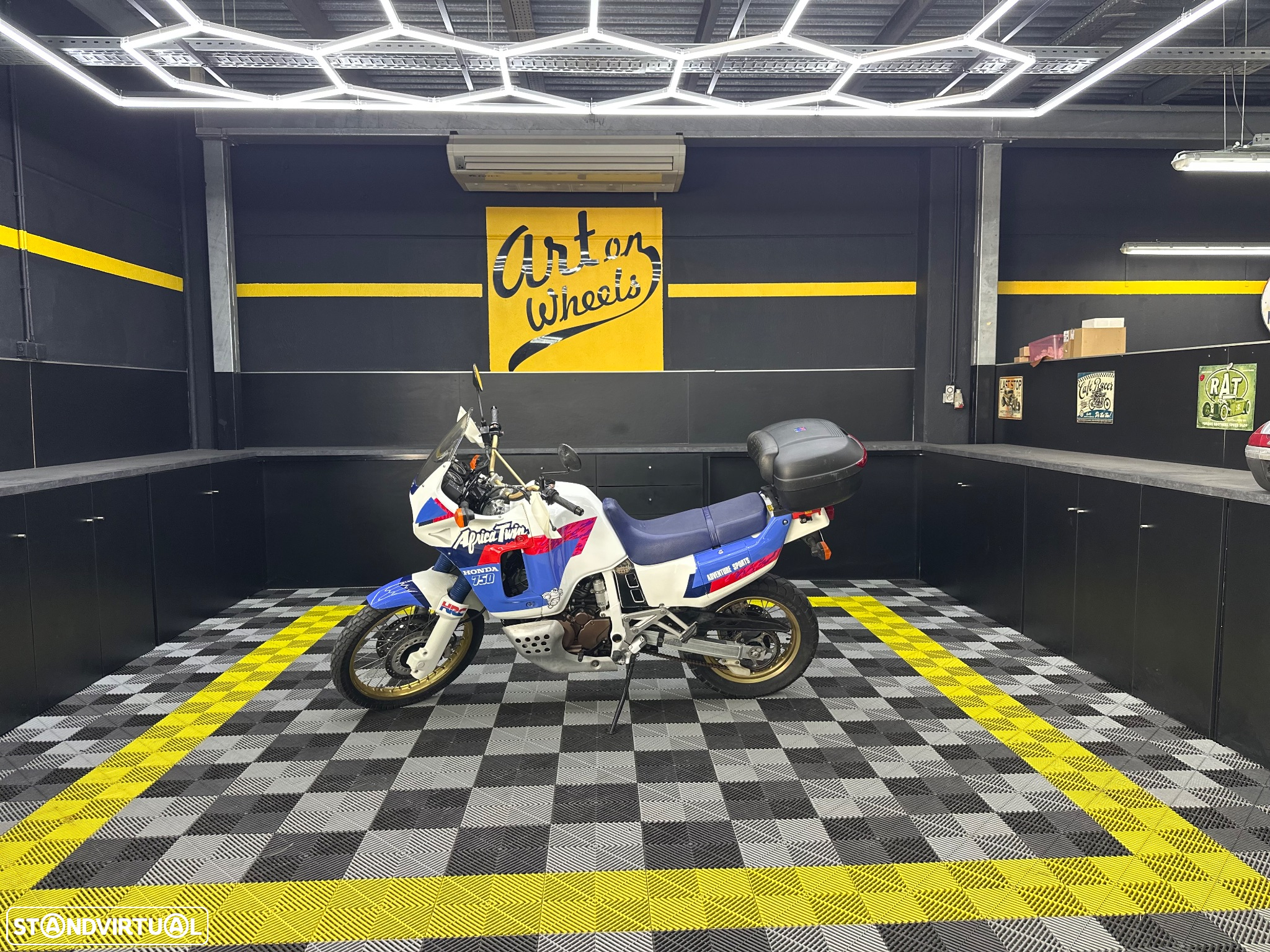 Honda Africa Twin RD04 - 13