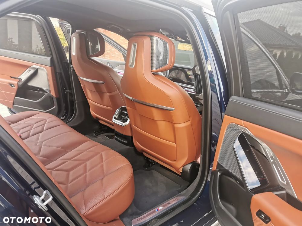 BMW Seria 7 - 11