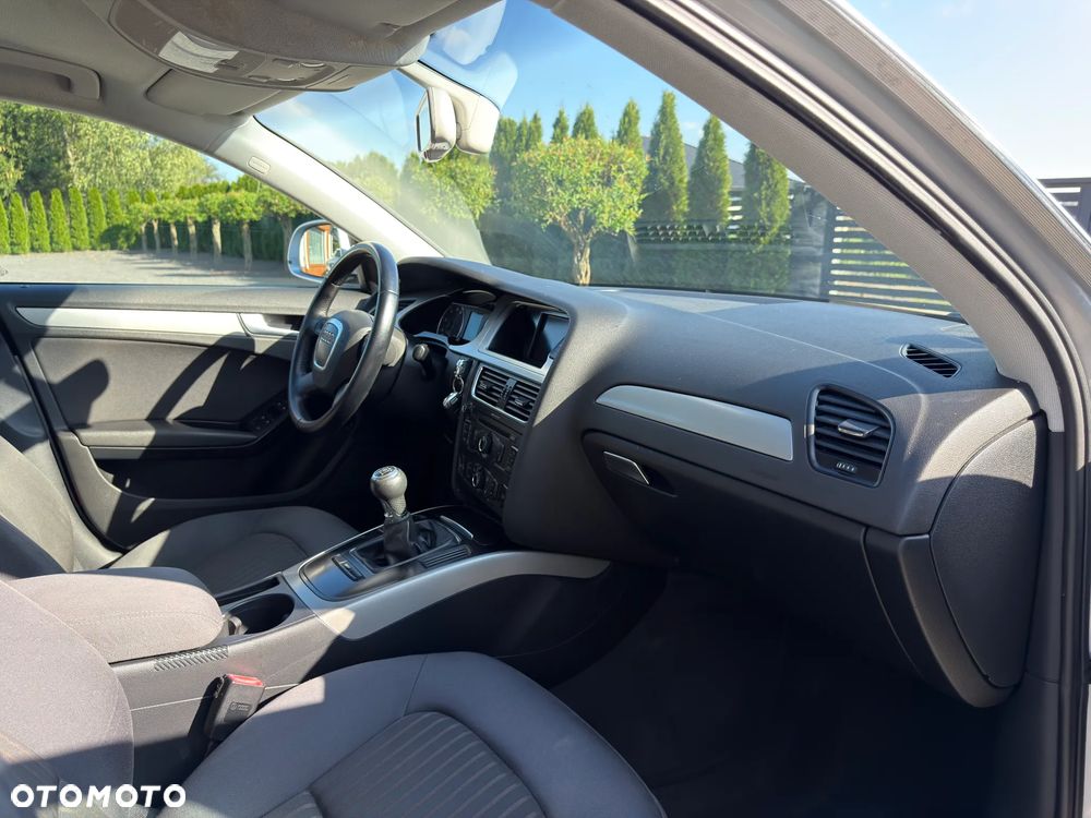 Audi A4 Limousine 1.8 TFSI Ambiente - 33