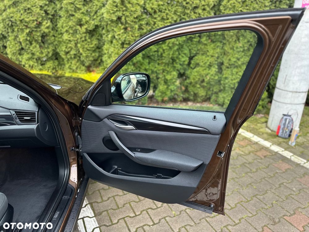 BMW X1 sDrive18i Sport Line - 32