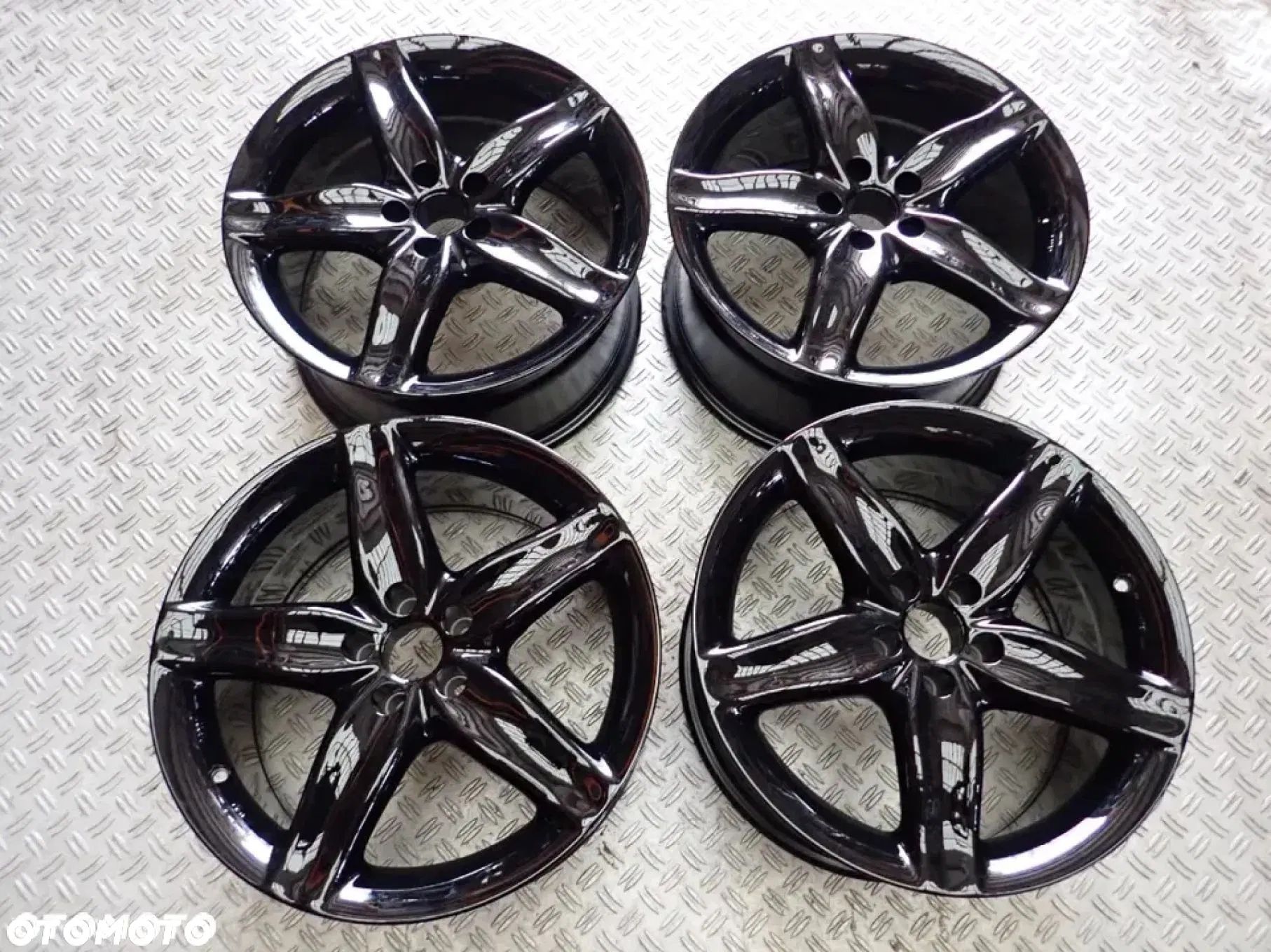 FELGI ALUMINIOWE SKODA FABIA II RS 5X100 8.5JX17 CZARNY POŁYSK - 1