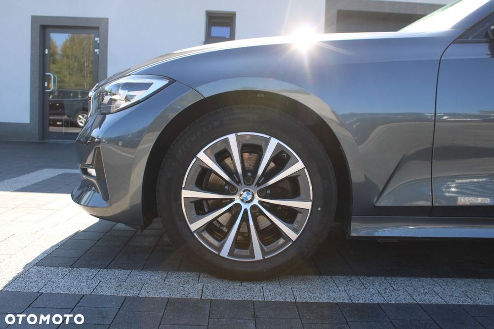 BMW Seria 3 - 16