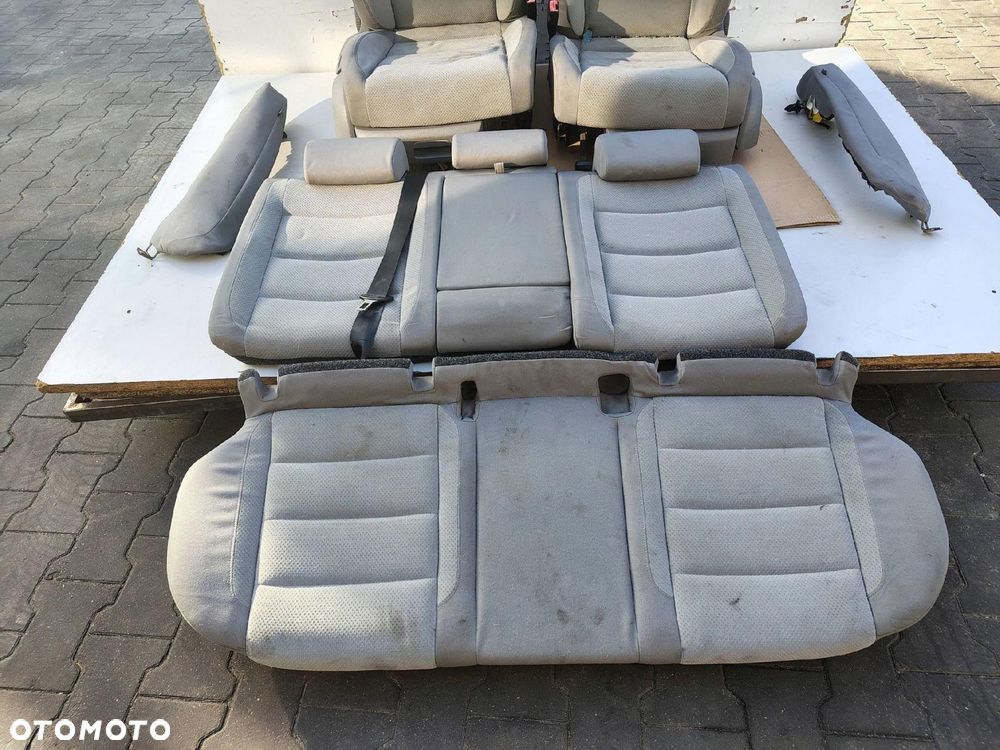 FOTELE SIEDZENIA KOMPLET GRZANE VOLKSWAGEN GOLF 5 V - 2