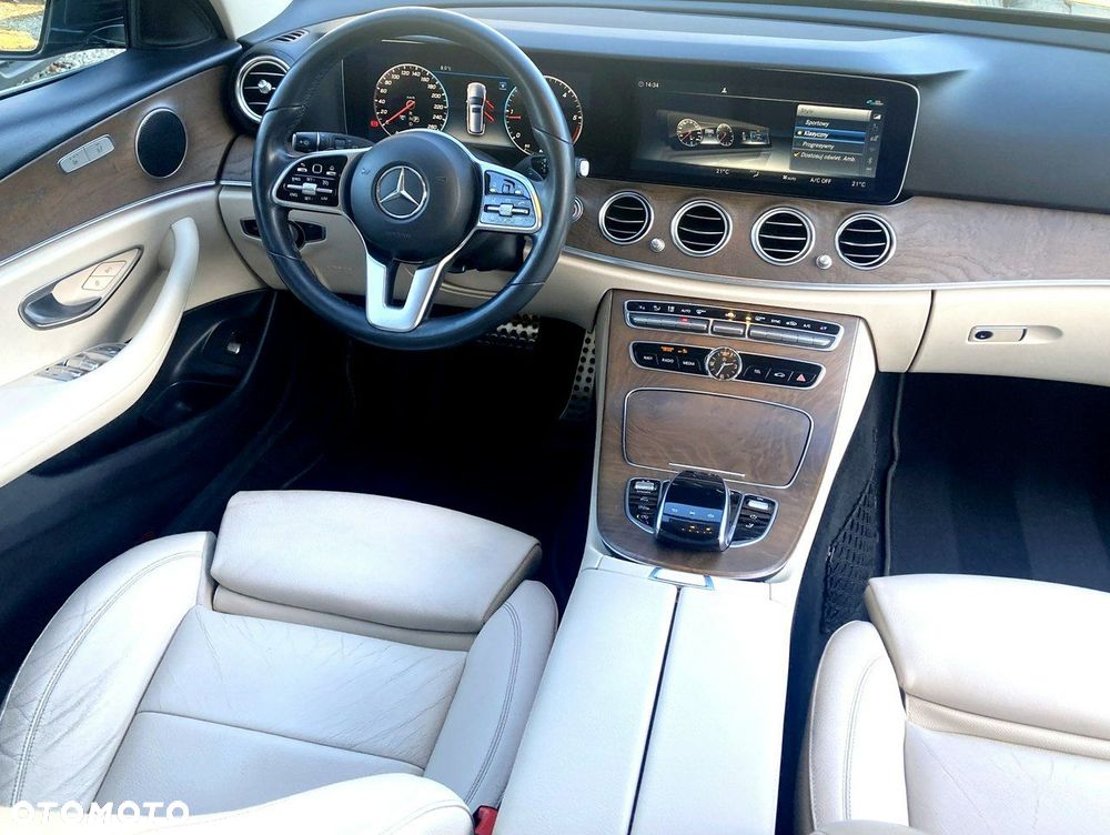 Mercedes-Benz Klasa E - 17