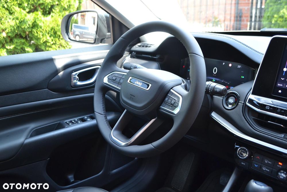 Jeep Compass - 30