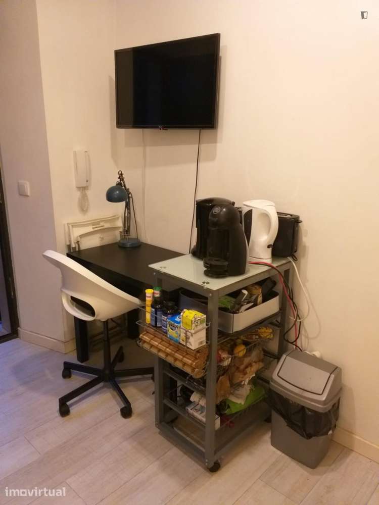 Estúdio - localizado em Telheiras Lisbon - Grande imagem: 4/19