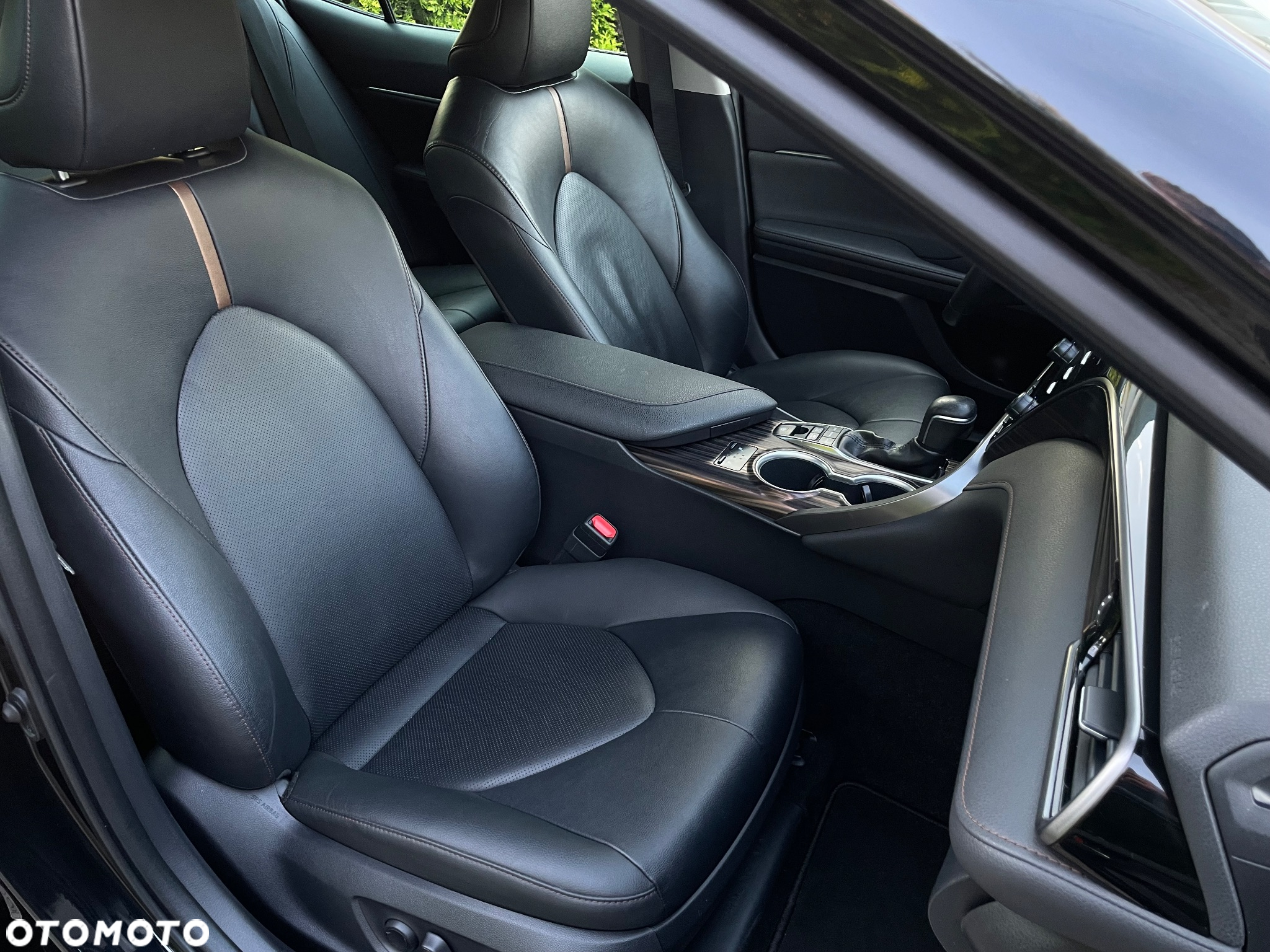 Toyota Camry 2.5 Hybrid Executive CVT - 22