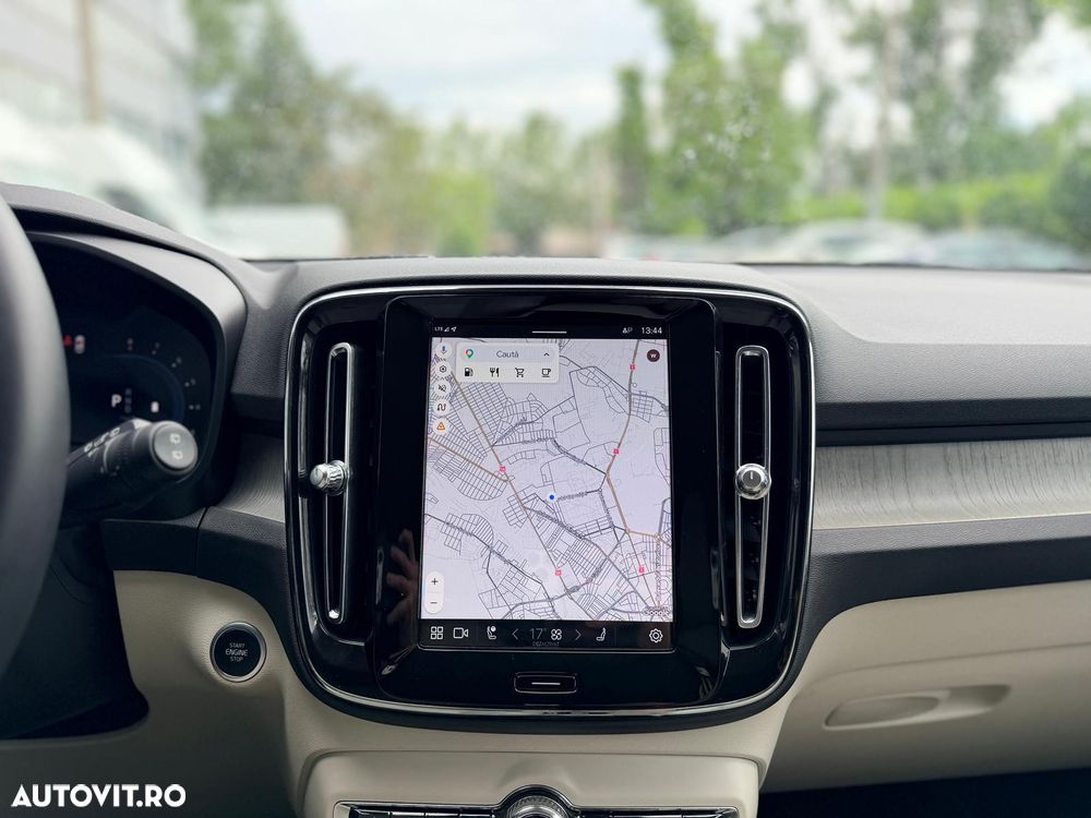 Volvo XC 40 B4 B AWD DKG Momentum Pro - 19